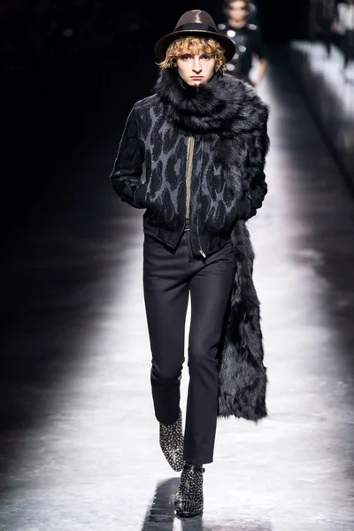 Look 50